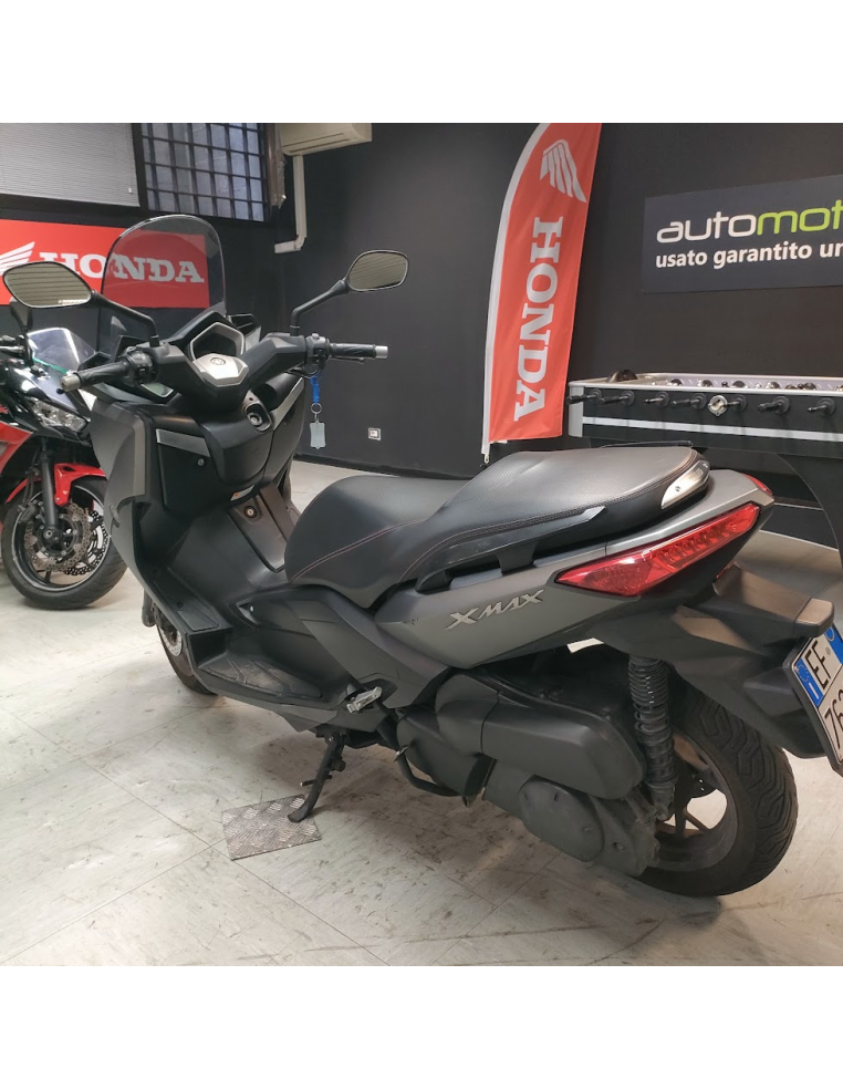 Yamaha X-Max 250