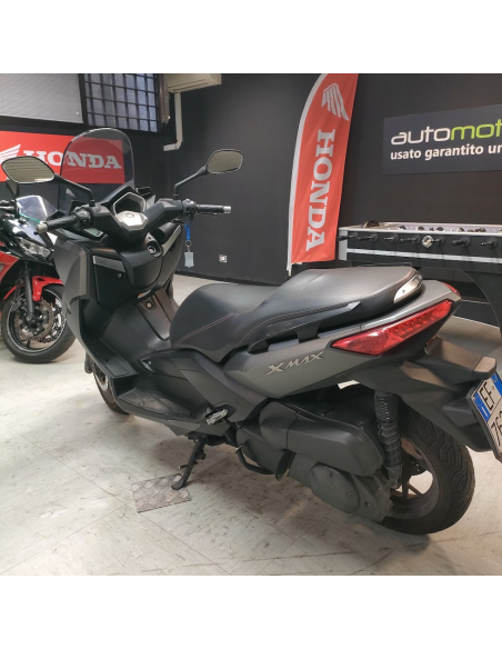Yamaha X-Max 250